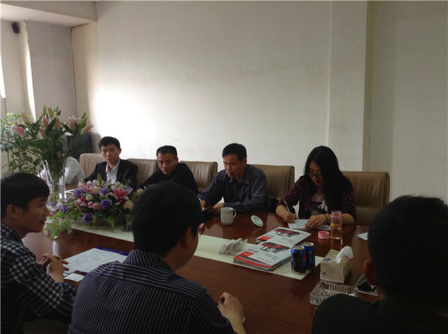 陪同平湖市科技局領導走訪獨山港鎮(zhèn)企業(yè)